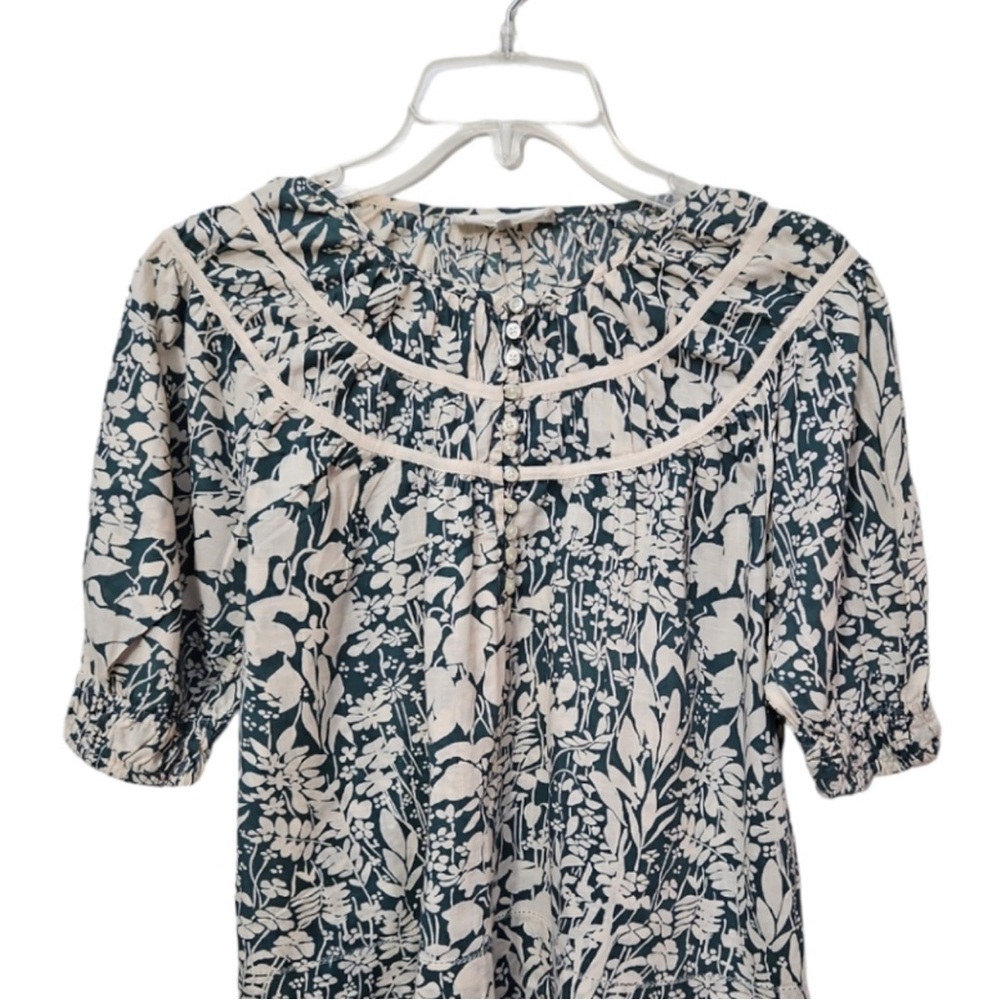 The Great. Size 2 (Medium) The Storyteller Top Green Cotton Floral Blouse - Picture 3 of 7